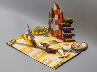 [Книжка-раскладушка] Летим в космос. Художник В. Кубашта. Прага, 1961. Летим в космос. Художник 