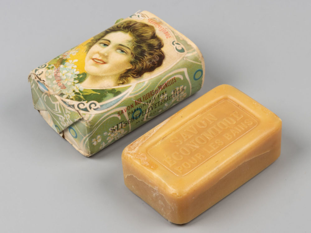 Мыло черемуховое. Savon Economique. Фаб-ка С.И. Чепелевецкого с сыновьями. Москва. Нач. ХХ в. В 