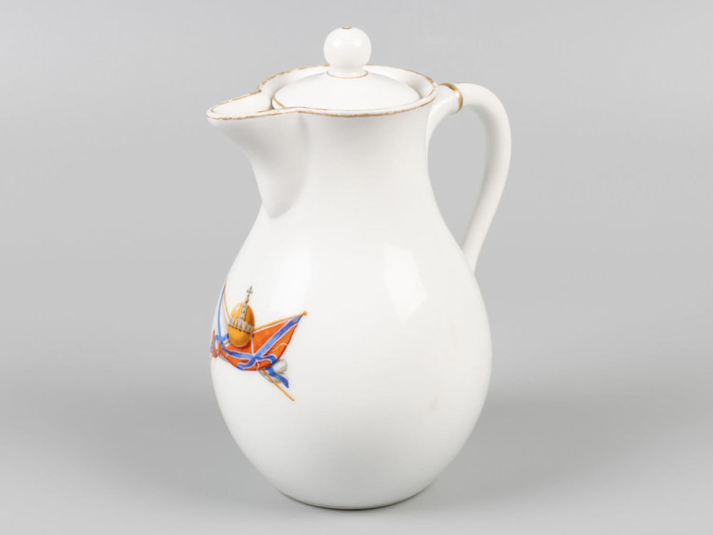 Александр III. Молочник из второго сервиза императорской яхты «Держава» (с рисунком "флаг и 