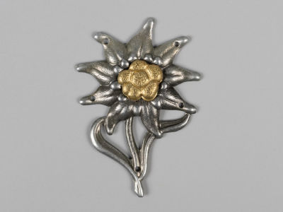 Знак на головной убор "Эдельвейс" горных стрелков (Gebirgsj&auml;ger). Вторая мировая война. 