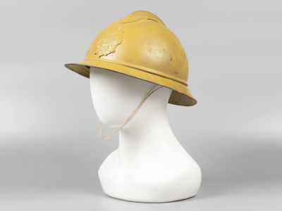 Каска Русского экспедиционного корпуса во Франции с имперским орлом. 1915. Тип Адриан. Металл. Ди 