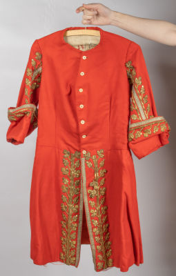 Театральный костюм. Сюртук красный. Императорские театры 1889. Сукно, шитье, канитель, тесьма 