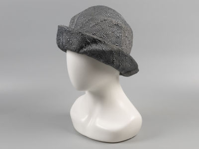 Шляпка. ХХ в. Простроченная ткань, репсовая лента. Коллекция художника по костюмам Т.В. 