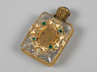 Флакончик для духов. Чехословакия, 1960-е. Стекло, накладки латунь, эмаль, цветное стекло. Разме 