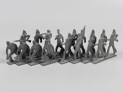 Оловянные солдатики. Матросы октября. 17 шт. Ленинградский карбюраторно-арматурный завод имени 