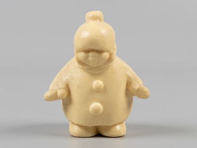 Игрушка. Мальчик в шапке. Завод пластмасс №2. Ленинград, 1960-е. Пластик. Высота 6 см. Клеймо 