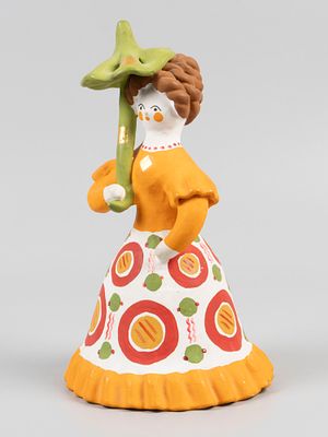 Дымковский промысел. Ворожцова А.И. Игрушка. Барышня с зонтиком. Киров, 1970. Керамика, роспись. 