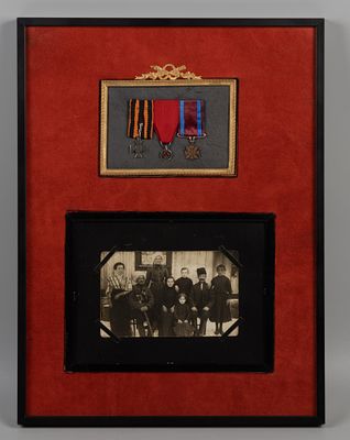 Белорусы с Георгиевскими кавалерами. Фотография представителей 3-х поколений семейства 