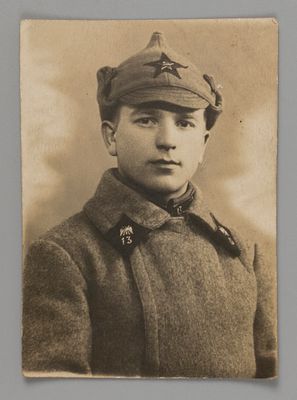 Боец РККА. Школа Связи 13. Фотография 1930. Размер 7х5 см. Подписана на обороте Хорошее состояние