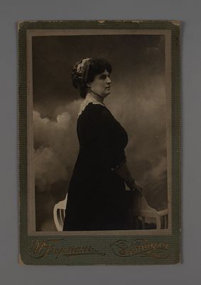 [из архива актрисы Т. Панковой] Жена полковника РИА Н. Подозерова Наталья. Кабинетная 