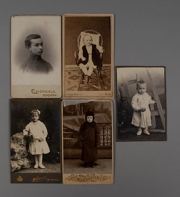 Дети. 5 визитных фотографий. Рубеж XIX-XX вв. Визитный формат. Разные фотографы Следы бытования. 
