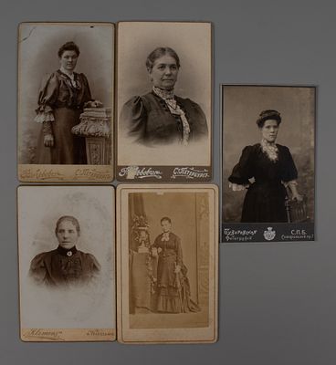 Женские портреты. 5 визитных фотографий. Рубеж XIX-XX вв. Визитный формат. Разные фотографы 