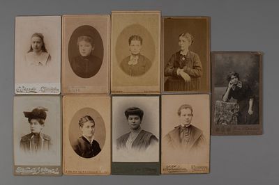 Девушки, портреты. 9 визитных фотографий. Рубеж XIX-XX вв. Визитный формат. Разные фотографы 
