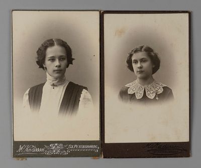 Петербургские девушки. Две визитные фотографии Кадысона в СПБ 1910-е. Визитный формат. Фотограф 