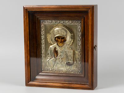 Икона под окладом в киоте. Николай Чудотворец. Мастерская Семена Галкина. 1891-1917. Дерево 