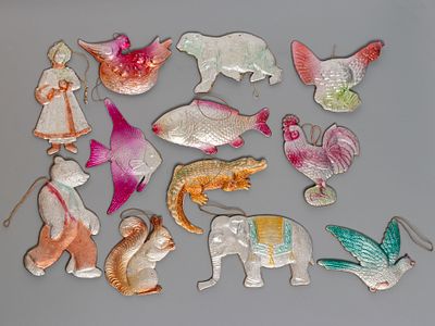 Елочные игрушки (12 шт.) звери, птицы. Картонаж. СССР. 1950-1960-е гг. Размеры: снегурочка 12х6 