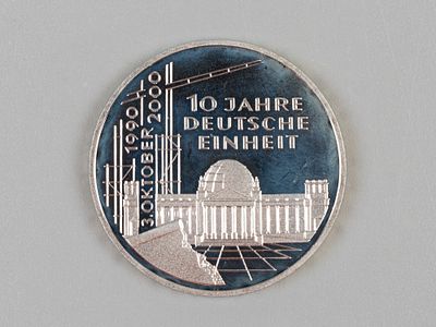 Германия. 10 марок "10 Jahre Deutsche Einheit" (10 лет объединения Германии) 2000 UNC. Состояние UNC