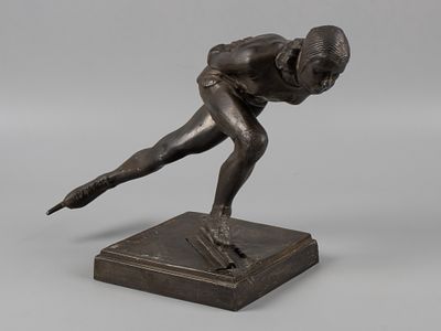 Янсон-Манизер Е.А. Скульптура. Cпортсменка-конькобежец М. Г. Исакова. Монументскульптура. 