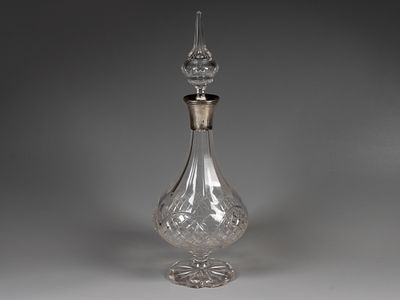 Штоф на ножке. Германия, XIX в. Хрусталь(?), бел. металл. Высота 24,5 см. Клеймо: "835" 