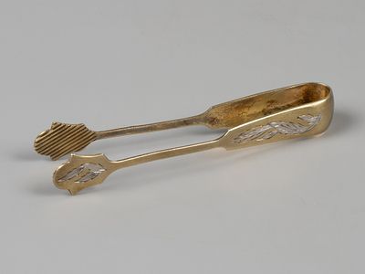 Щипчики для сахара. Листья. Московская ювелирно-часовая фабрика. 1955. Бел. металл, штихель 