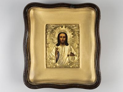 Икона под окладом в киоте. Спас Вседержитель. Рубеж XIX - ХХ в. Дерево, масло, лак, металл 