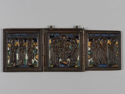 Складень. Деисусный чин. Медная пластика, 5 эмалей. Размер в раскрытом виде 6,5х16,5 см. Патина 
