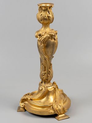 Подсвечник. Рубеж XIX - ХХ в. Бронза, позолота. Высота 36,5 см. Потертости золочения. Общее 