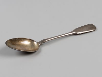 Столовая ложка. Фабрика Ореста Курлюкова. Москва, 1894. Бел. металл, позолота. Вес 72,3 гр. 