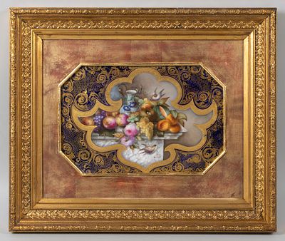 Инициалы "В. Д." Натюрморт с фруктами и птичкой. Рубеж XIX-XX вв. Роспись по фарфору с 