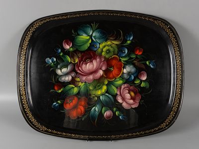 Поднос. Букет с крупной малиновой розой. Жостово, 1980-е. Металл, штамповка, роспись. Размер 