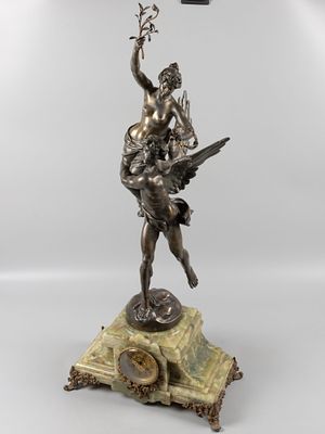 Каминные часы "Bruderer" с навершием "Cлава венчающая гения". Часы фирмы Брудерер. Рубеж XIX - 