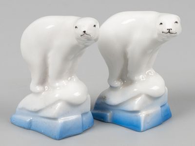 Статуэтки. 2 шт. Медведь на льдине. Авт. Воробьев Б.Я. ЛФЗ. Фарфор, надглазурная роспись. Высота 