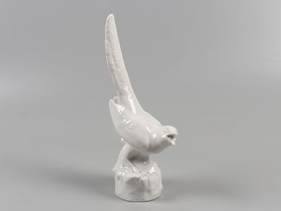 Статуэтка. Сорока. Ск. Б. Воробьев. ЛФЗ. 1970-1991. Глазурованный фарфор. Высота 25,3 см. Без 