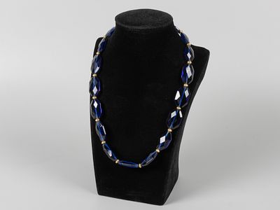 Ralph Lauren. Колье. 1990 Ювелирное стекло, металл. Длина 48 см. Размер самой большой бусины 