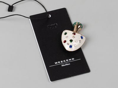 Max Mara. Weekend. Брошь. 2000-е Металл, эмаль. Размер 52х35 мм. Клеймо фирмы Следы бытования. 