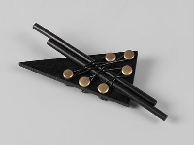 Брошь в стиле ар деко. Винтажный пластик, металл. Размер 105х50 мм Следы бытования. Хорошее состояние