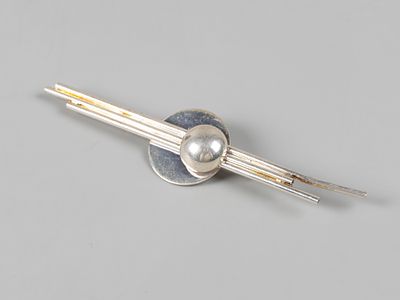 Брошь в стиле ар деко. Металл. Размер 95х25 мм Следы бытования. Хорошее состояние