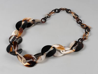 Бусы [Y2K] Винтажный пластик. Италия 2000-е. Длина около 80 см. Следы бытования. Хорошее состояние