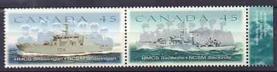 Почтовые марки Канады. Военные корабли. 1998 г. Мих. №1727-1728. Сцепка. Негашеная. Состояние **.