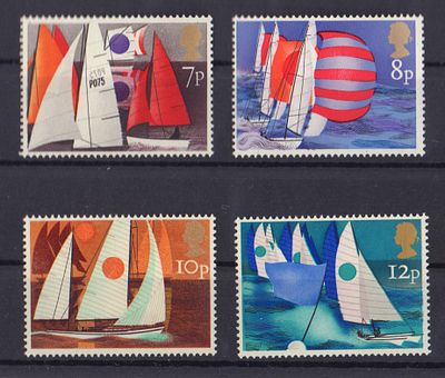 Почтовые марки Великобритании. Парусники. 1975 г. Мих. №678-681. Негашеные. Состояние **.