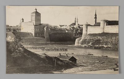 Эстония. Нарва. Вид на Замок и Ивангородскую крепость. Фотографическая открытка. 1920-1930-е. Отк 