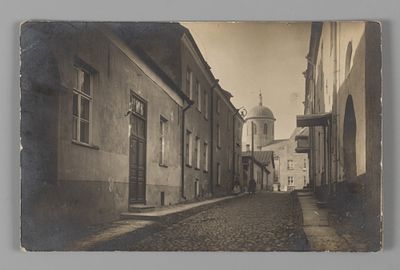 Эстония. Нарва. Улица с видом на церковь. Фотографическая открытка. Начало ХХ в Почта. Открыточны 