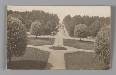 Эстония. Гунгербург (ныне Нарва-Йыэсуу) Аллея перед курзалом. Фотографическая открытка. 1907 Поста. 