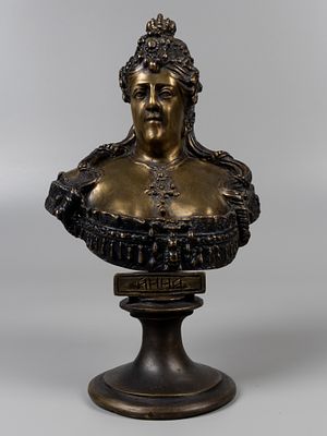 Бюст. Анна Иоанновна. Реплика по старым формам. 1990-2000-е. Бронза, литье. Высота 25.5 см. 