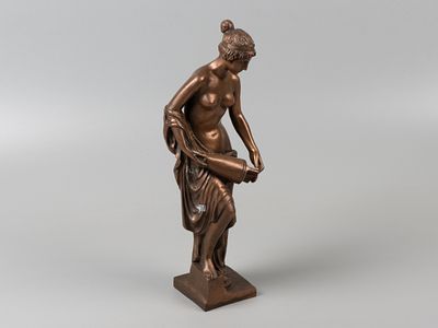 Статуэтка. Девушка с кувшином. Монументскульптура. 1990-е. Силумин, бронзирование. Высота 26 