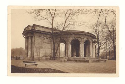 Петроград. Павильон в саду Русского музея. Фотооткрытка. Начало ХХ в. Издание Русского музея 