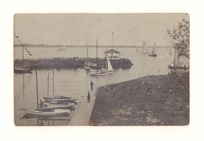 Стоянка яхт. Фотооткрытка. Начало ХХ в. Открыточный формат. Прошла почту. Надписана на лицевой 