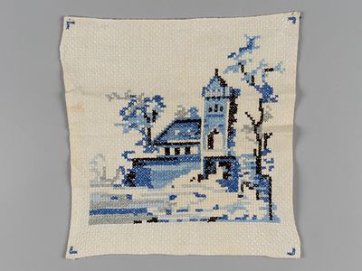 Вышивка. Замок. XX в. Ткань, мулине, вышивка крестом. Размер 20,5х22,5 см. Общее пожелтение