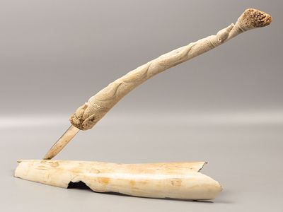 Эйек Н. (Уэлен, Чукотский АО), Лугинин С.А. (Салехард). Нож для бумаги "Арктические глубины". 