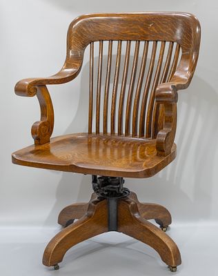 Рабочее кресло на колесах. нач. ХХ в. Массив дерева (орех?), чугун, латунь. САМОВЫВОЗ Высота 96 